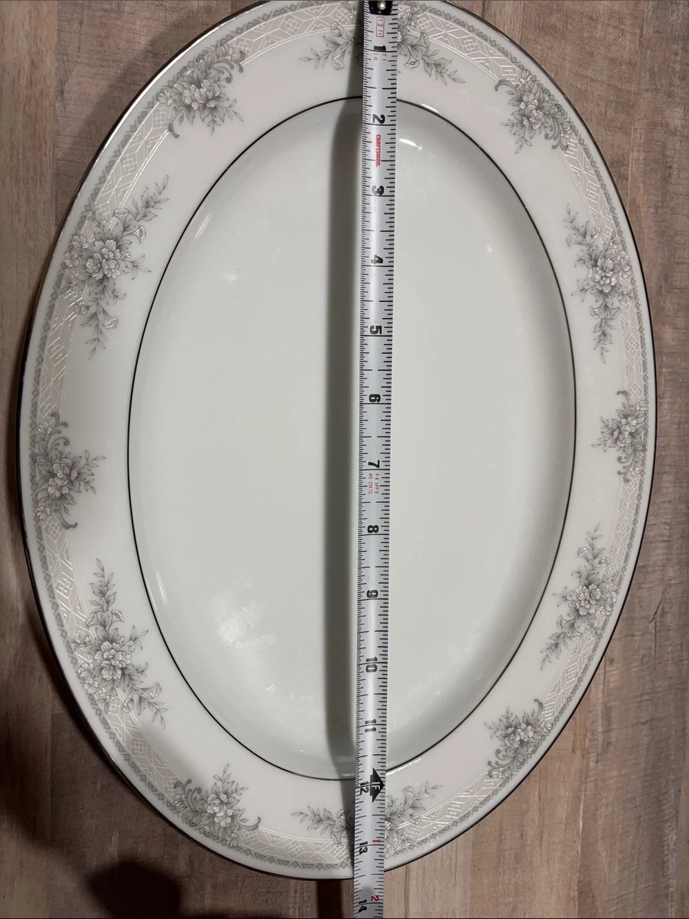 Sweet Leilani (3482) 13.5” oval serving platter